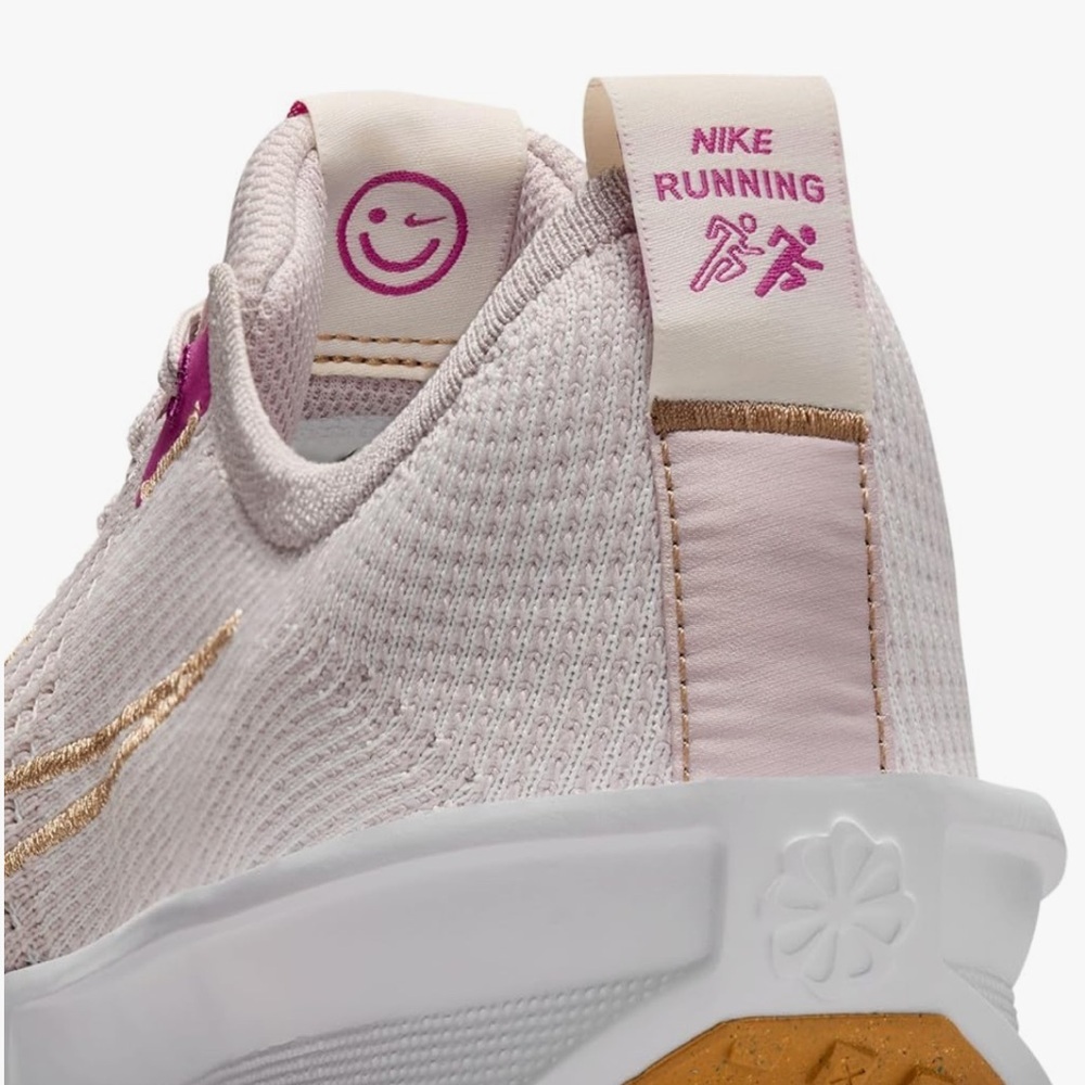 Nike Women’s Interact Run Running Shoes - Picture 10 of 16